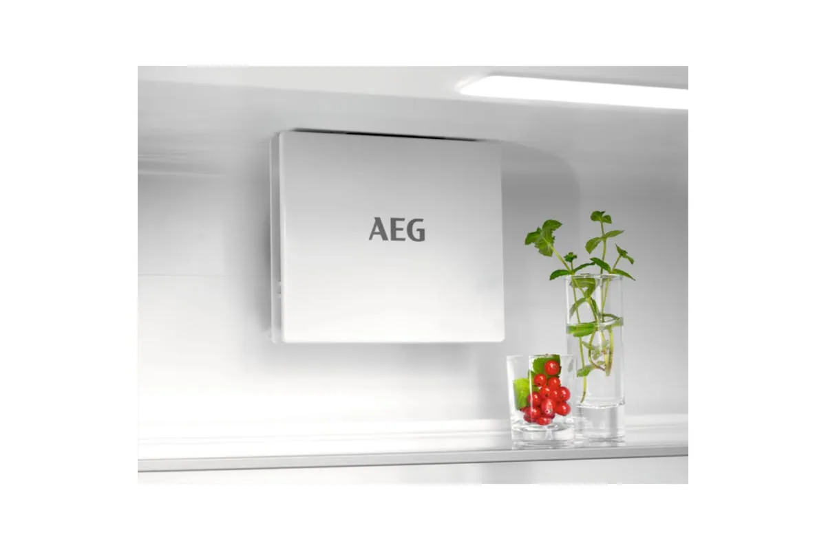 AEG Integrated Fridge Freezer | NSC7G751ES