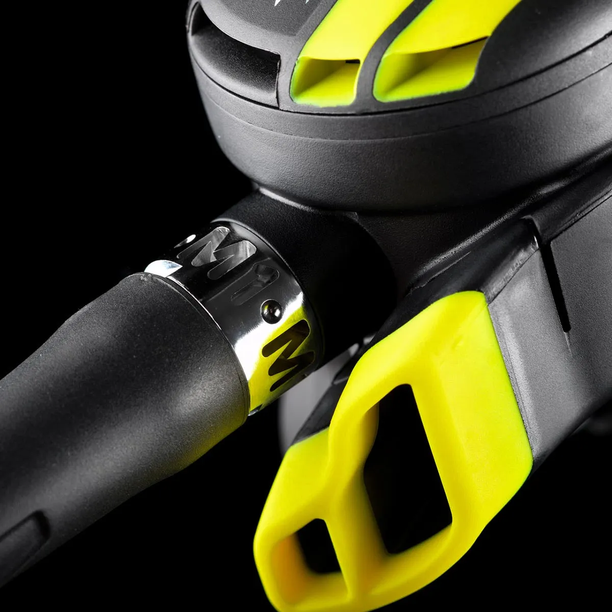 Atomic Aquatics M1 Octopus, 36" hose, Yellow