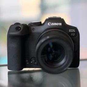 Canon EOS R7 with 18-150mm f3.5-6.3 IS STM