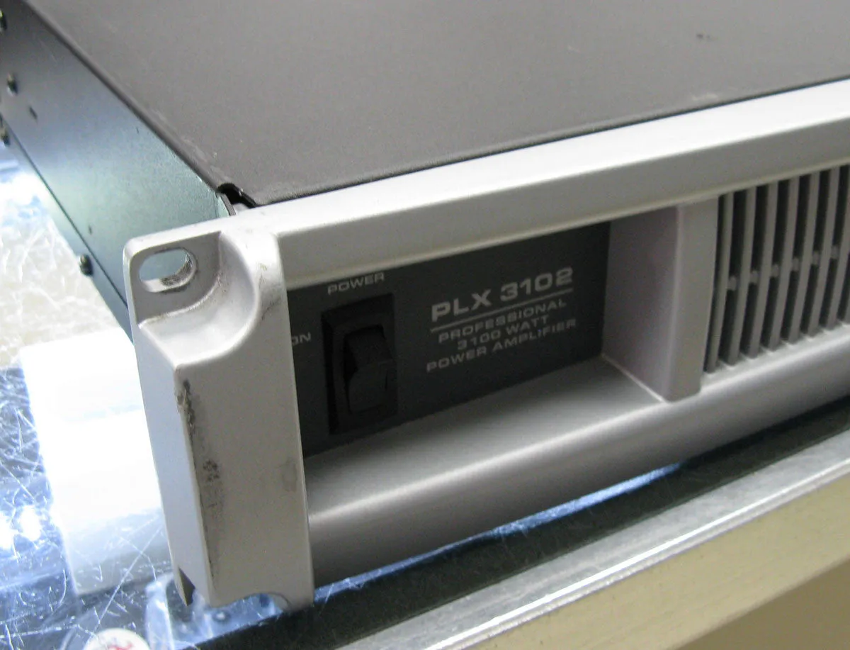 QSC PLX3102 Power Amplifier