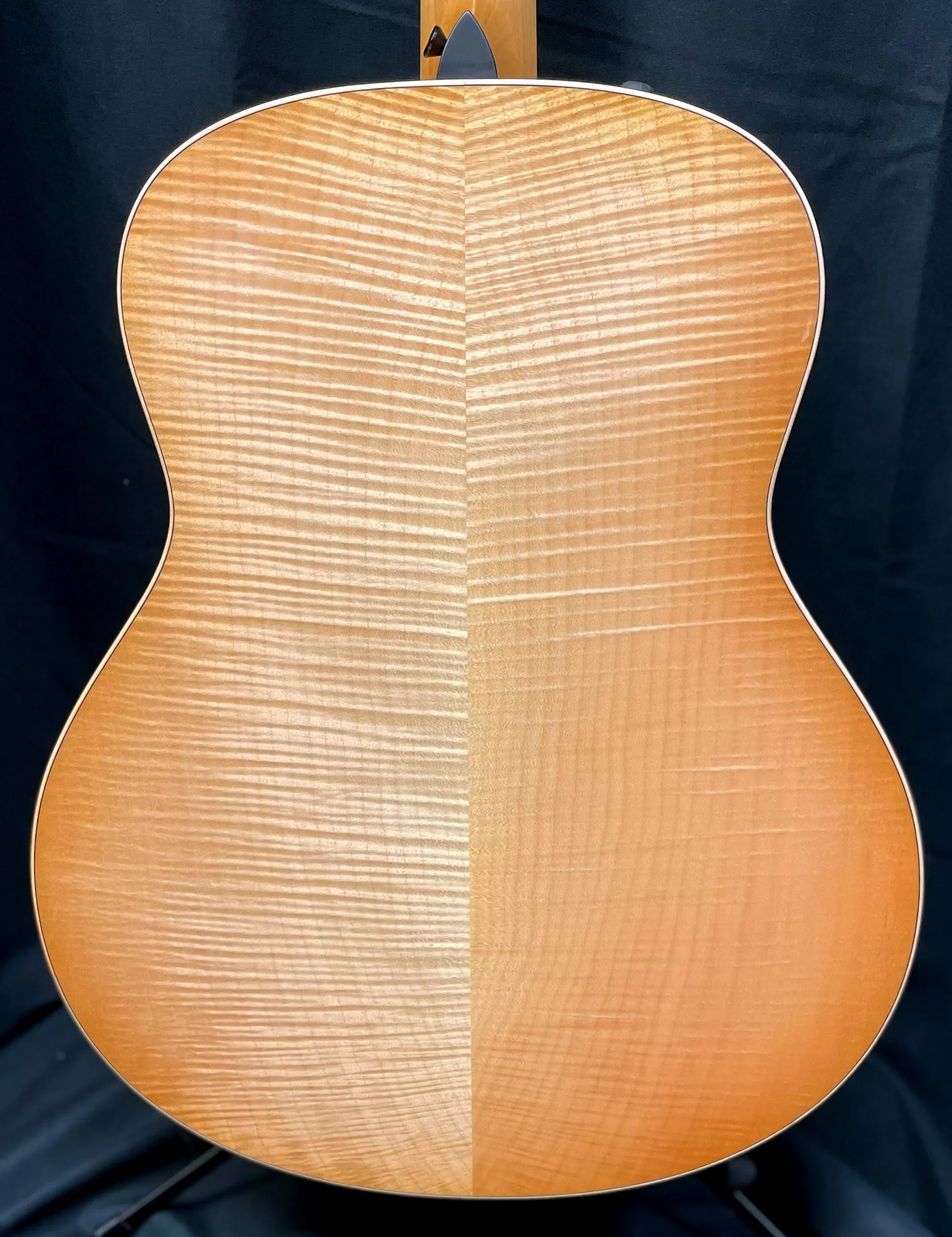 Taylor 618e Grand Orchestra Acoustic-Electric Guitar Antique Blonde w/Tooled Case