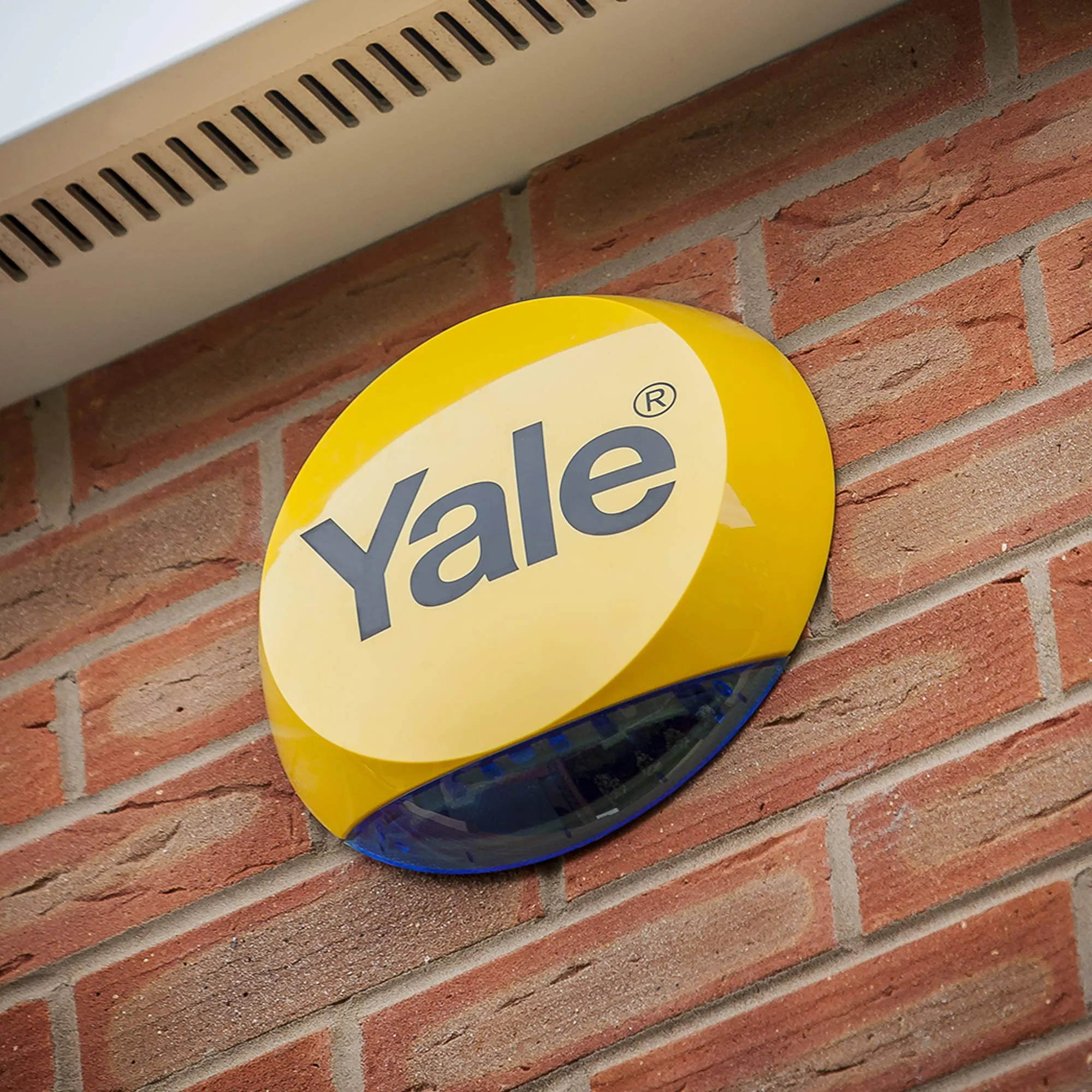 Yale YES-ALARMKIT Essentials Alarm Kit, Battery Powered, up to 20 Add-on Accessories, No monitoring fee